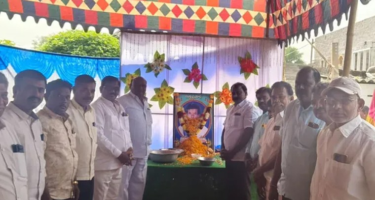 గోగుల కృష్ణయ్యకు ఘన నివాళి.. కుటుంబ సభ్యులను పరామర్శించిన కాపా సుధాకర్

