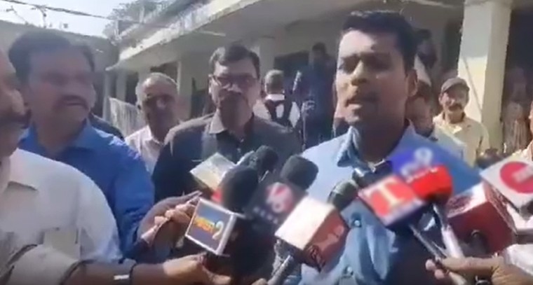 ఖమ్మం జిల్లాలో పంచాయతీ ఎన్నికల మొదటి దశ ప్రశాంతంగా జరుగుతున్నాయి

