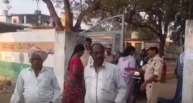 ఖమ్మం జిల్లాలో రెండో విడత పంచాయతీ ఎన్నికలు.. ఉదయం 9 గంటలకు 27.78% పోలింగ్ నమోదు

