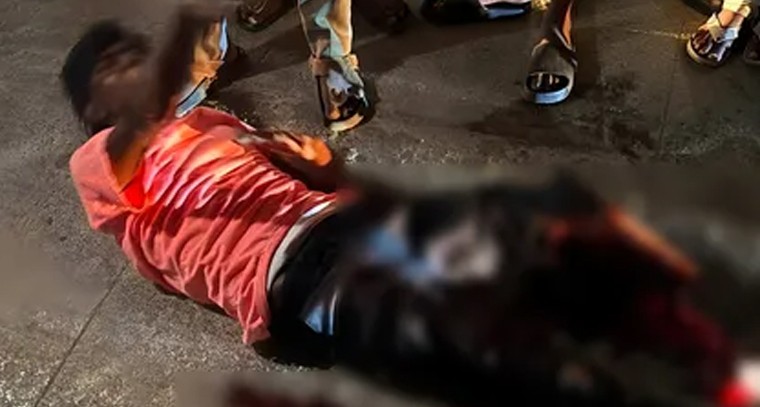 దారుణ ప్రమాదం.. బైక్ ఢీకొన్నాకే లారీ కాలుపైకి ఎక్కింది.. వ్యక్తికి తీవ్ర గాయాలు!

