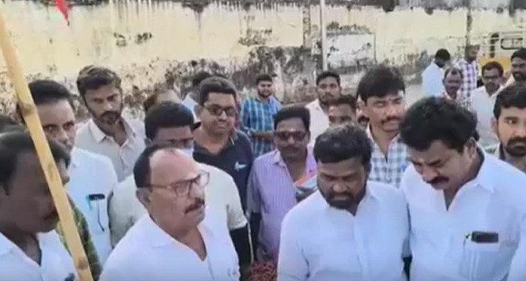 ఖమ్మం వ్యవసాయ మార్కెట్‌లో మిర్చి, పత్తి ధరల పెరుగుదల.. రైతులకు ఆశాకిరణం

