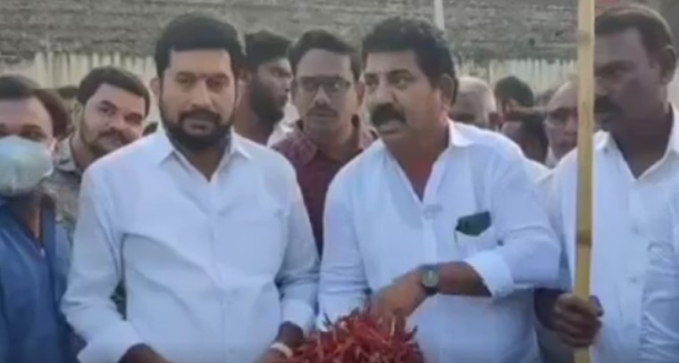 ఖమ్మం మార్కెట్‌లో మిర్చి-పత్తి ధరలు.. స్థిరత్వంలోనే కొత్త మిర్చికి చిన్న దెబ్బ!

