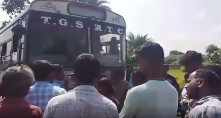 భద్రాచలం బస్సుకు మేకల గుంపు ఢీ! ఇద్దరు ‘ప్రయాణికులు’ అక్కడికక్కడే మృతి

