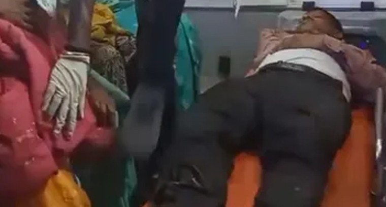 మెట్‌పల్లి సమీపంలో ఘోర రోడ్డు ప్రమాదం.. ఆర్టీసీ బస్సును ఢీకొట్టిన టవేరా.. ఎనిమిది మందికి తీవ్ర గాయాలు!

