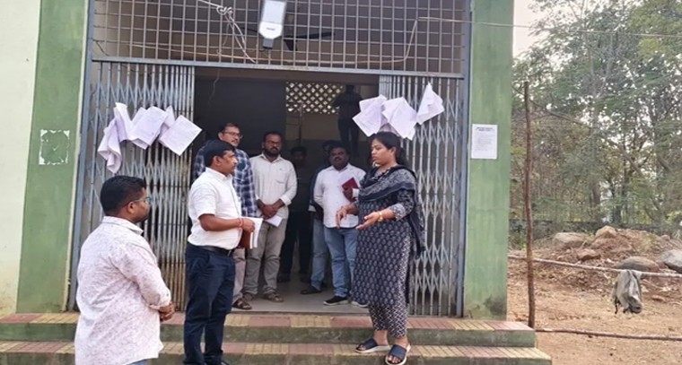 వైరా ఎన్నికల ఏర్పాట్లపై అదనపు కలెక్టర్ నిఘా: స్ట్రాంగ్ రూమ్‌లు, కౌంటింగ్ కేంద్రం తనిఖీ

