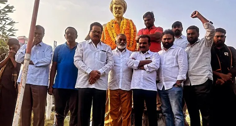 ఫూలే 135వ వర్ధంతి.. మహబూబాబాద్‌లో ఘన నివాళుల సుడిగాలి!

