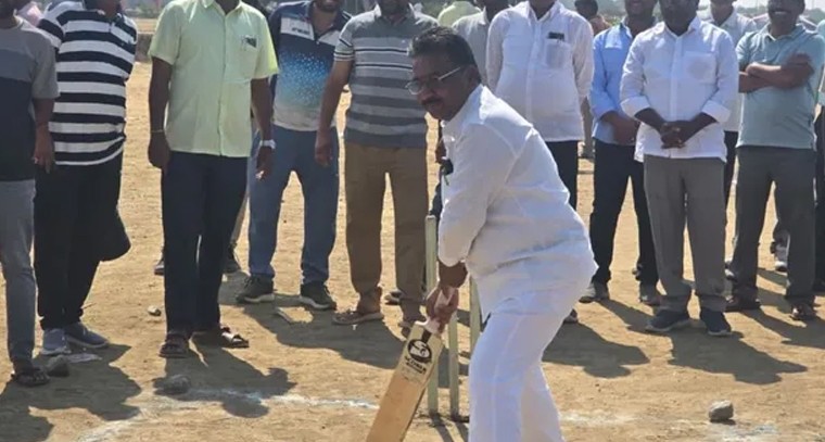 ఉపాధ్యాయుల క్రీడా సందడి.. నారాయణఖేడ్‌లో ఘనంగా పిఆర్టియు క్రికెట్ టోర్నీ

