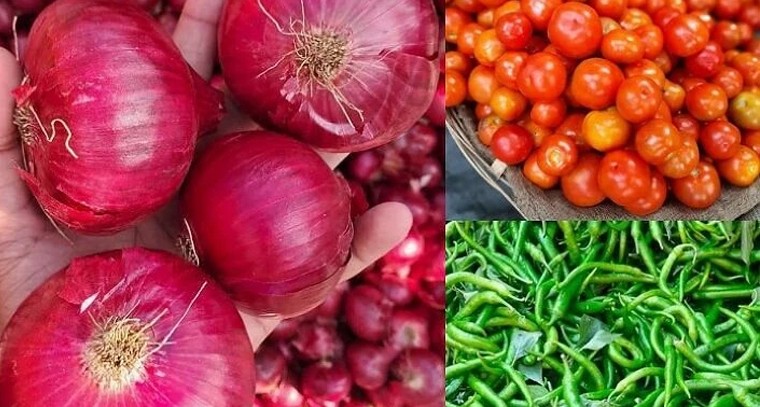ఉల్లి ధర కుప్పకూలింది.. టమాటా, మిర్చి ధరలు మాత్రం ఆకాశమే!

