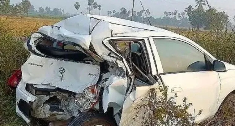 ఖమ్మం హైవేపై “మిరాకిల్ ఎస్కేప్”.. నుజ్జునుజ్జైన కారు.. క్షేమంగా ప్రాణాలతో బయటపడిన యాత్రికులు!

