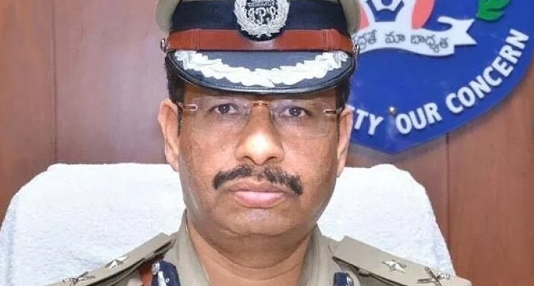 న్యూ ఇయర్ వేడుకలు.. మందుబాబులకు సీపీ సజ్జనార్ సీరియస్ వార్నింగ్!

