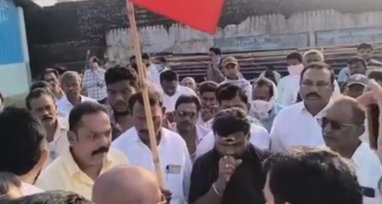 ఖమ్మం మార్కెట్‌లో మిర్చి ధరల్లో ఉత్సాహం.. ఏసీ రకం క్వింటాల్‌కు రూ.15,700!

