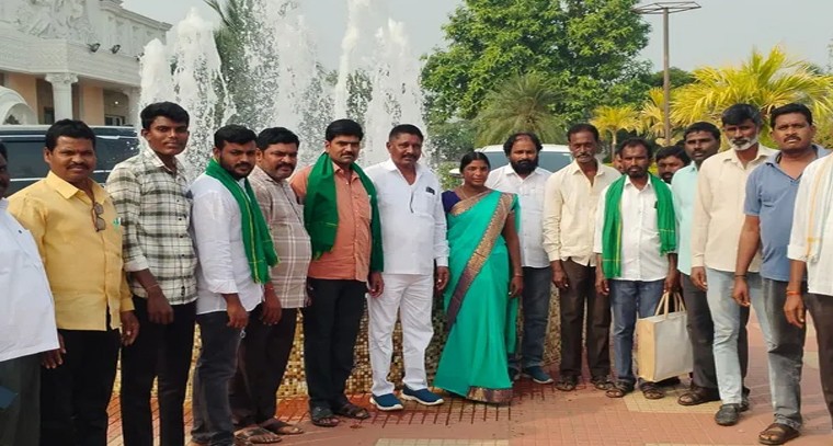 గటసింగారం అభివృద్ధిలో యువత ముందడుగు.. నూతన సంవత్సర కానుకగా సరికొత్త సేవా పథకాలు

