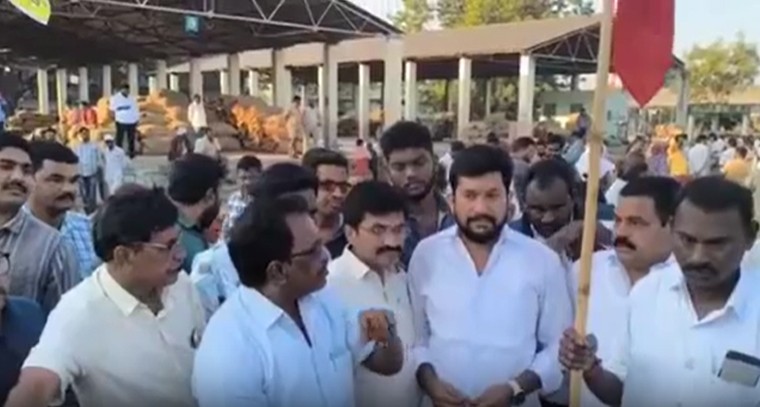 ఖమ్మం వ్యవసాయ మార్కెట్‌లో మసాలా పంటలు, పత్తి ధరల్లో సూక్ష్మ మార్పులు

