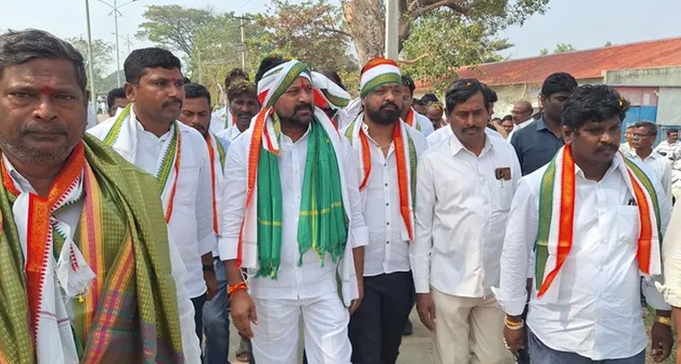 ప్రజల ముంగిట ఎమ్మెల్యే.. వైరాలో రాందాస్ నాయక్ విస్తృత పర్యటన

