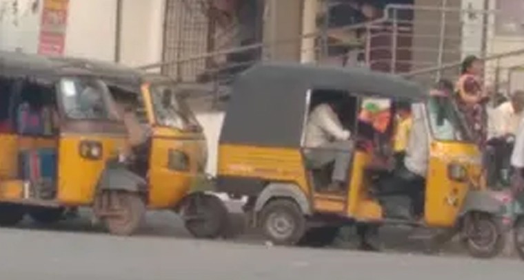 ఆటో కార్మికుల ఆవేదన.. ఉచిత బస్సు ప్రయాణంతో ఉపాధికి గండి

