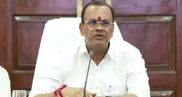 కేసీఆర్‌కు సిట్ నోటీసులు.. నల్గొండలో భగ్గుమన్న బీఆర్ఎస్ శ్రేణులు, మంత్రి క్యాంప్ ఆఫీస్ వద్ద ఉద్రిక్తత

