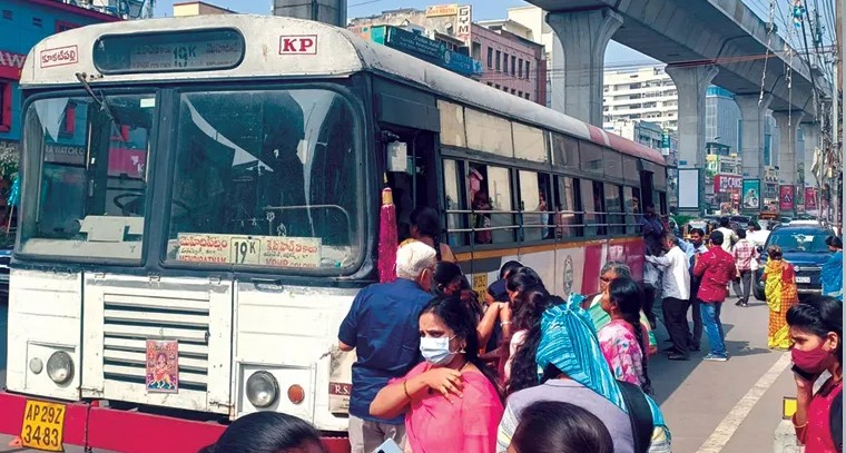 హైదరాబాద్‌లో గణేశ్ నిమజ్జనం.. భక్తుల సౌకర్యార్థం ఆర్టీసీ ప్రత్యేక బస్సు ఏర్పాట్లు

