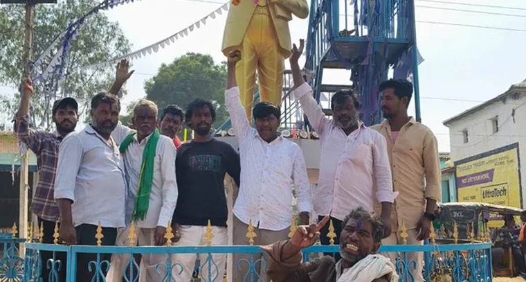 సిర్గాపూర్‌లో అంబేద్కర్ వర్ధంతి ఉత్సవాలు.. ఓటు హక్కు ద్వారా స్వేచ్ఛను కాపాడుకోవాలి

