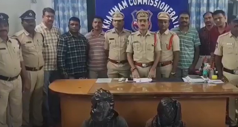 ఖమ్మం కస్బాబజార్ హత్య కేసు.. వివాహేతర సంబంధం అనుమానంతోనే ప్రమీల హత్య.. ఇద్దరి అరెస్ట్

