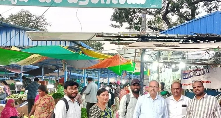 పాత బస్టాండ్ వద్ద కూరగాయల వ్యాపారులకు డ్రా ద్వారా స్టాళ్ల కేటాయింపు

