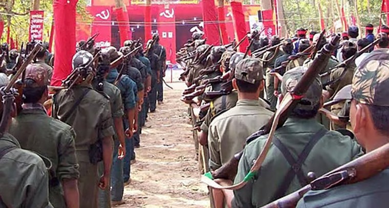 మావోయిస్టు సంస్థకు భారీ దెబ్బ.. 37 మంది టాప్ నక్సల్స్ పోలీసుల ఎదుట లొంగిపోతున్నారు!

