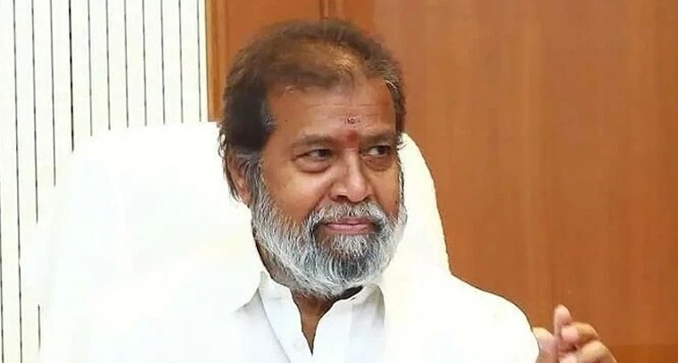 తెలంగాణ నిరుద్యోగులకు అదిరిపోయే వార్త.. వైద్య శాఖలో 10 వేల కొలువుల జాతర!

