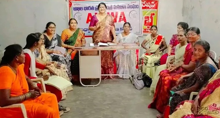 తెలంగాణ ప్రభుత్వానికి ఐద్వా డిమాండ్.. ఎన్నికల హామీలు నెరవేర్చండి!

