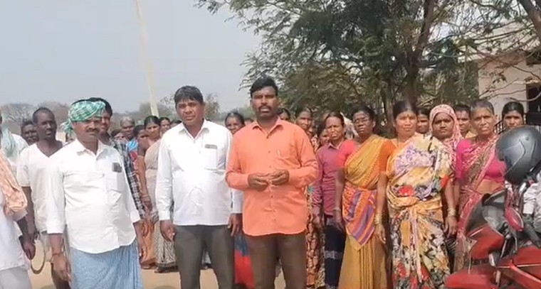 ఉపాధి హామీ కూలీల నిరసన: 'విబి జిరామ్' చట్టాన్ని రద్దు చేయాలని డిమాండ్

