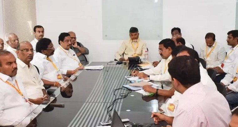 తెలంగాణ టీడీపీకి కొత్త ఊపు.. గ్రామ స్థాయి బలోపేతంపై చంద్రబాబు కీలక నిర్ణయాలు!

