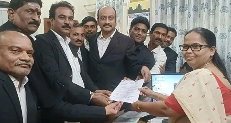 తెలంగాణ బార్ అసోసియేషన్ ఎన్నికలు.. దిలీప్ తాళ్లూరి ఘనంగా నామినేషన్ దాఖలు

