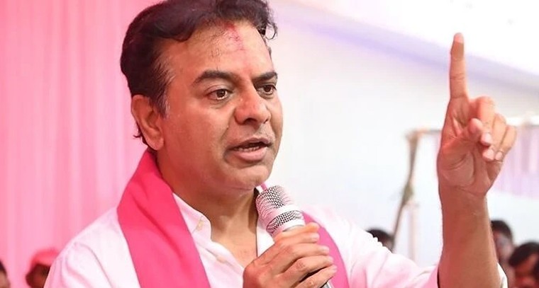 ఫోన్ ట్యాపింగ్ కేసులో వెనక్కి తగ్గేదే లేదు: రేవంత్ సర్కార్‌పై కేటీఆర్ నిప్పులు

