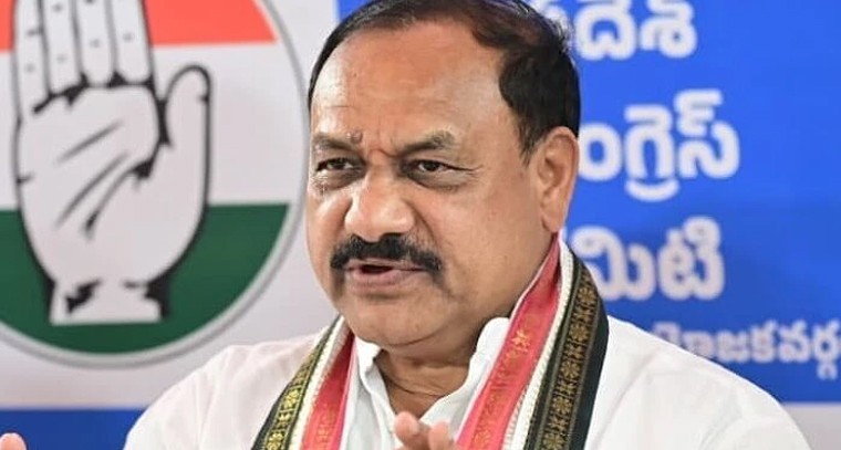 కేసీఆర్ దీక్ష నాటకమే.. తెలంగాణ వచ్చింది విద్యార్థుల త్యాగాలతోనే.. మహేశ్ గౌడ్ ధ్వజం

