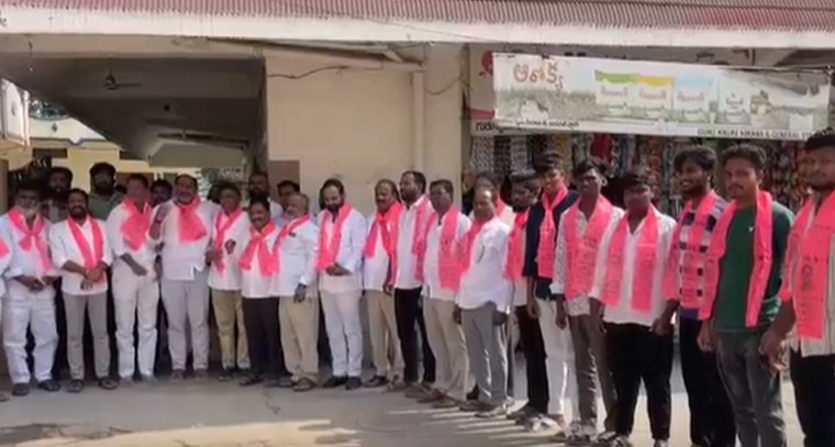 ఇస్నాపూర్‌లో గులాబీ జోష్.. బీఆర్ఎస్‌లోకి భారీగా చేరికలు

