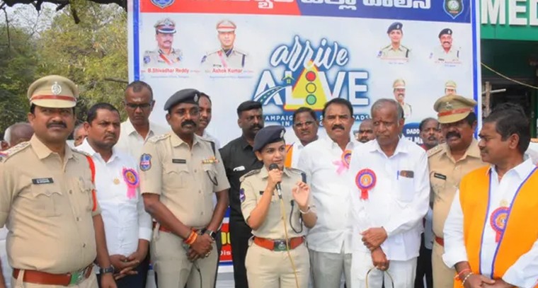 జగిత్యాలలో ముగిసిన రోడ్డు భద్రతా మాసోత్సవాలు: హెల్మెట్ వినియోగంపై భారీ బైక్ ర్యాలీ

