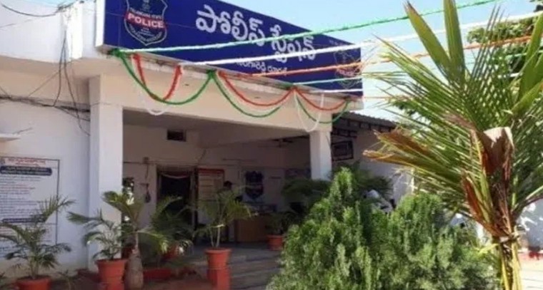 సంగారెడ్డిలో చిన్నారి మీద దారుణ అత్యాచారం.. నలుగురు యువకులు అరెస్టు

