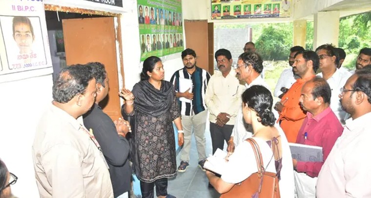 ఏన్కూరు జూనియర్ కాలేజీలో అదనపు కలెక్టర్ సర్‌ప్రైజ్ ఇన్‌స్పెక్షన్.. విద్యార్థులకు ప్రేరణ, అధికారులకు ఆర్డర్ల వర్షం!

