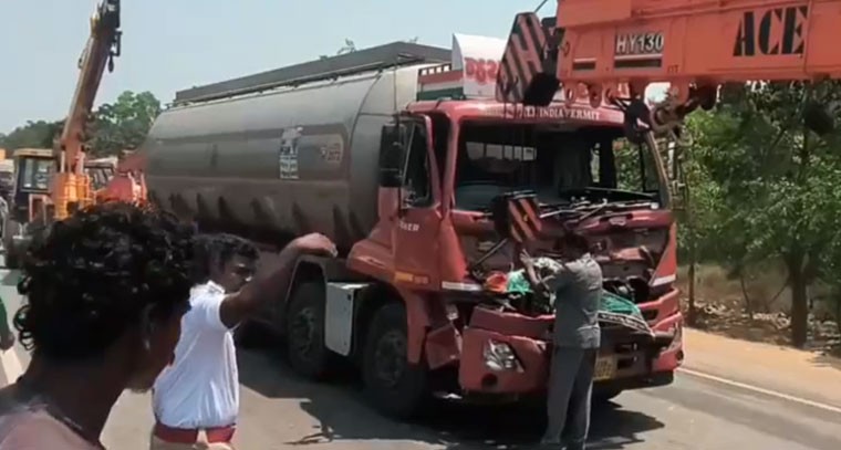  జాతీయ రహదారిపై రోడ్డు ప్రమాదం 