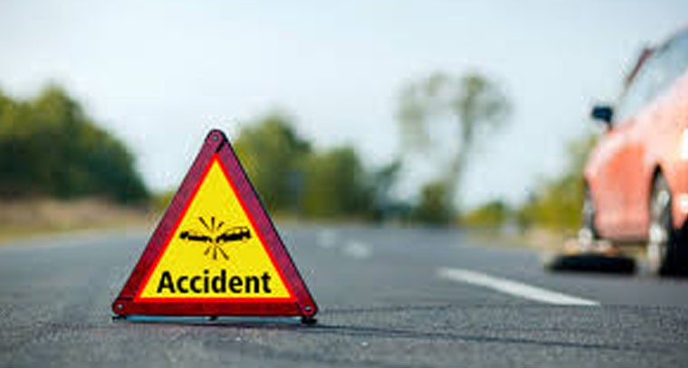 రోడ్డు ప్రమాదంలో గ్రామ కార్యదర్శి మృతి