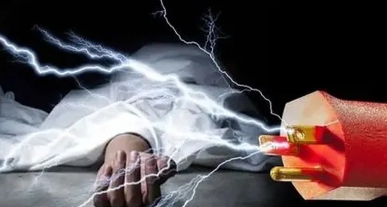 వినాయక విగ్రహం తరలిస్తుండగా కరెంట్ షాక్‌.. యువకుడు మృతి