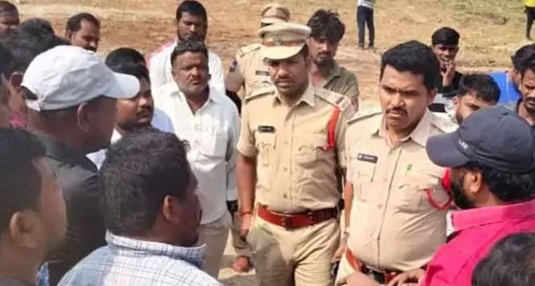 ఉద్రిక్తత.. రెండు గ్రామాల మధ్య ఘర్షణ