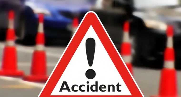 ఆయిల్ ట్యాంకర్ ఢీకొని యువ ఇంజినీర్ మృతి