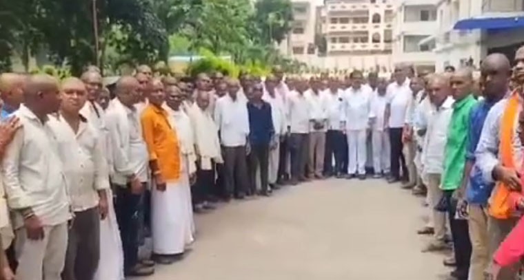 ఆధ్యాత్మికంగా అభిమానం చాటుకున్న అడా గ్రామ ప్రజలు