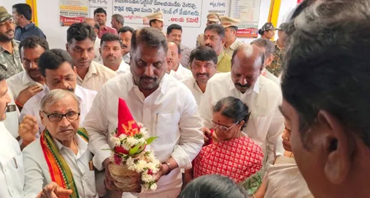 లోకమాత పోచమ్మను దర్శించుకున్న మంత్రి అడ్లూరి