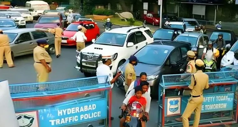 ఎయిర్ షో నేపథ్యంలో బేగంపేటలో ట్రాఫిక్ మళ్లింపులు