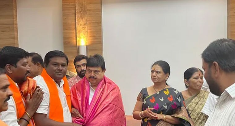 నూతన బీజేపీ రాష్ట్ర అధ్యక్షుడిని సన్మానించిన జడ్చర్ల నాయకులు