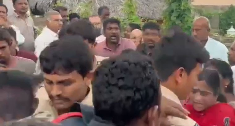 స్పృహ తప్పి పడిపోయిన ఆలయ ఈఓ