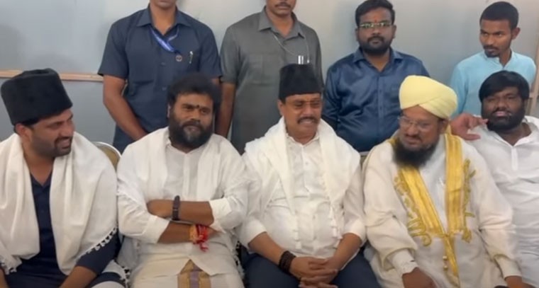 ఇఫ్తార్ విందులో పాల్గొన్న అంబర్పేట్ శ్రీనివాస్ యాదవ్ 