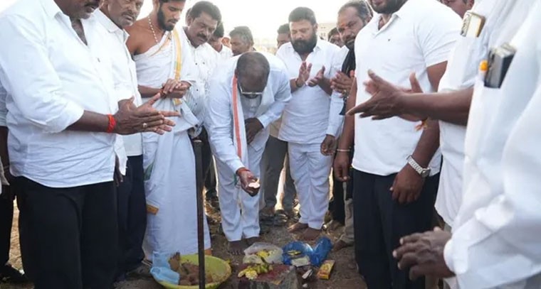 అమరచింతలో 10కోట్ల 80లక్షల అభివృద్ధి పనులకు మంత్రి శంకుస్థాపన