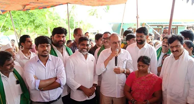 డబుల్ బెడ్ రూమ్ ఇళ్లకు శంకుస్థాపన చేసిన మంత్రి, ఎంపీ, ఎమ్మెల్యే