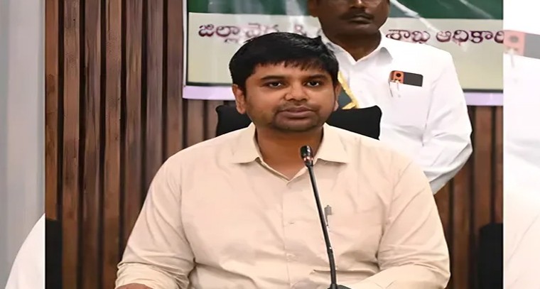 భీమారం పంచాయతీ కార్యదర్శిపై కలెక్టర్ ఆగ్రహం

